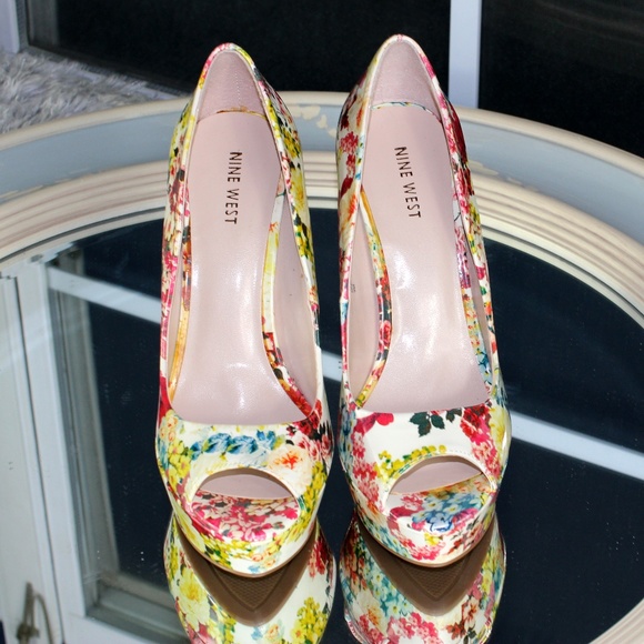 Nine West Floral Platform Heels - Picture 5 of 8